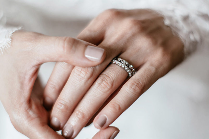 Alianças de noivado podem ser as mesmas do casamento?